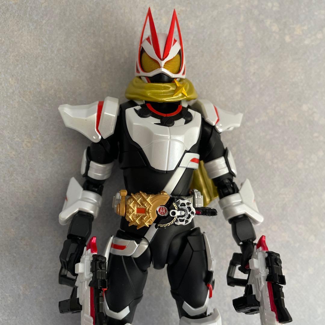 マ*ド様 S.H.Figuarts仮面ライダーギーツフィーバーマグナムフォーム
