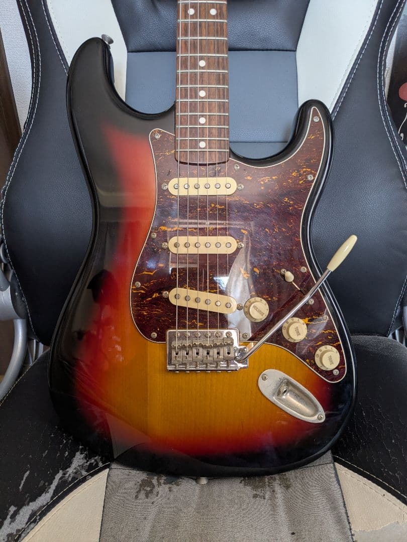 ギター Squier classic vibe 60s stratocaster