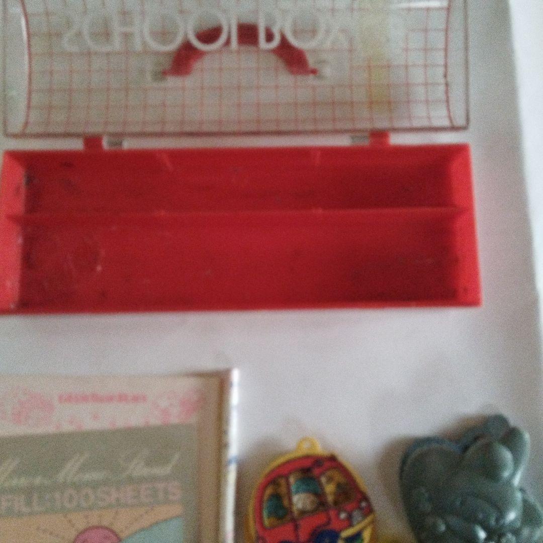 【超希少ジャンク品】　昭和レトロ1976年製キティちゃん プラスティック筆箱　他