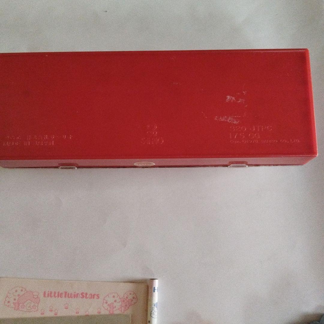 【超希少ジャンク品】　昭和レトロ1976年製キティちゃん プラスティック筆箱　他