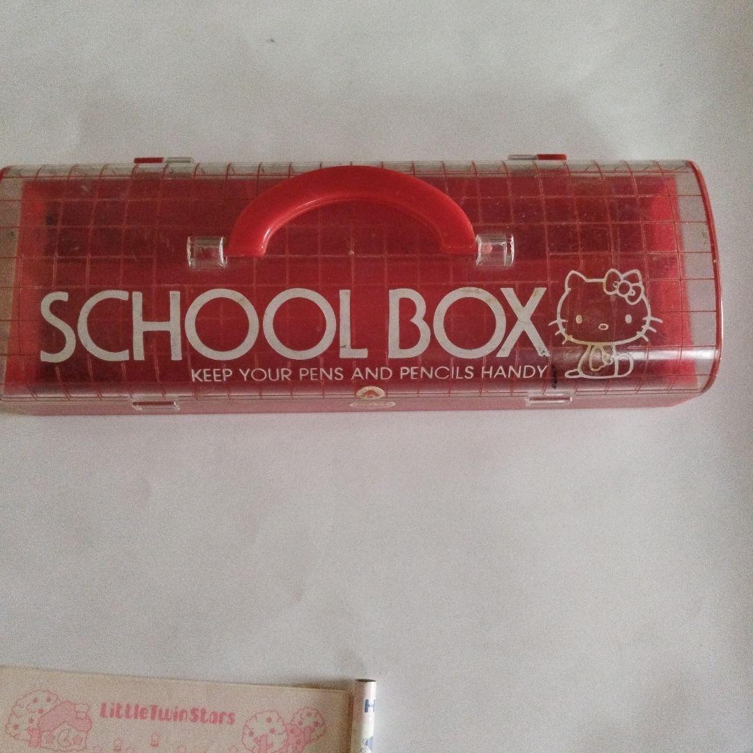 【超希少ジャンク品】　昭和レトロ1976年製キティちゃん プラスティック筆箱　他