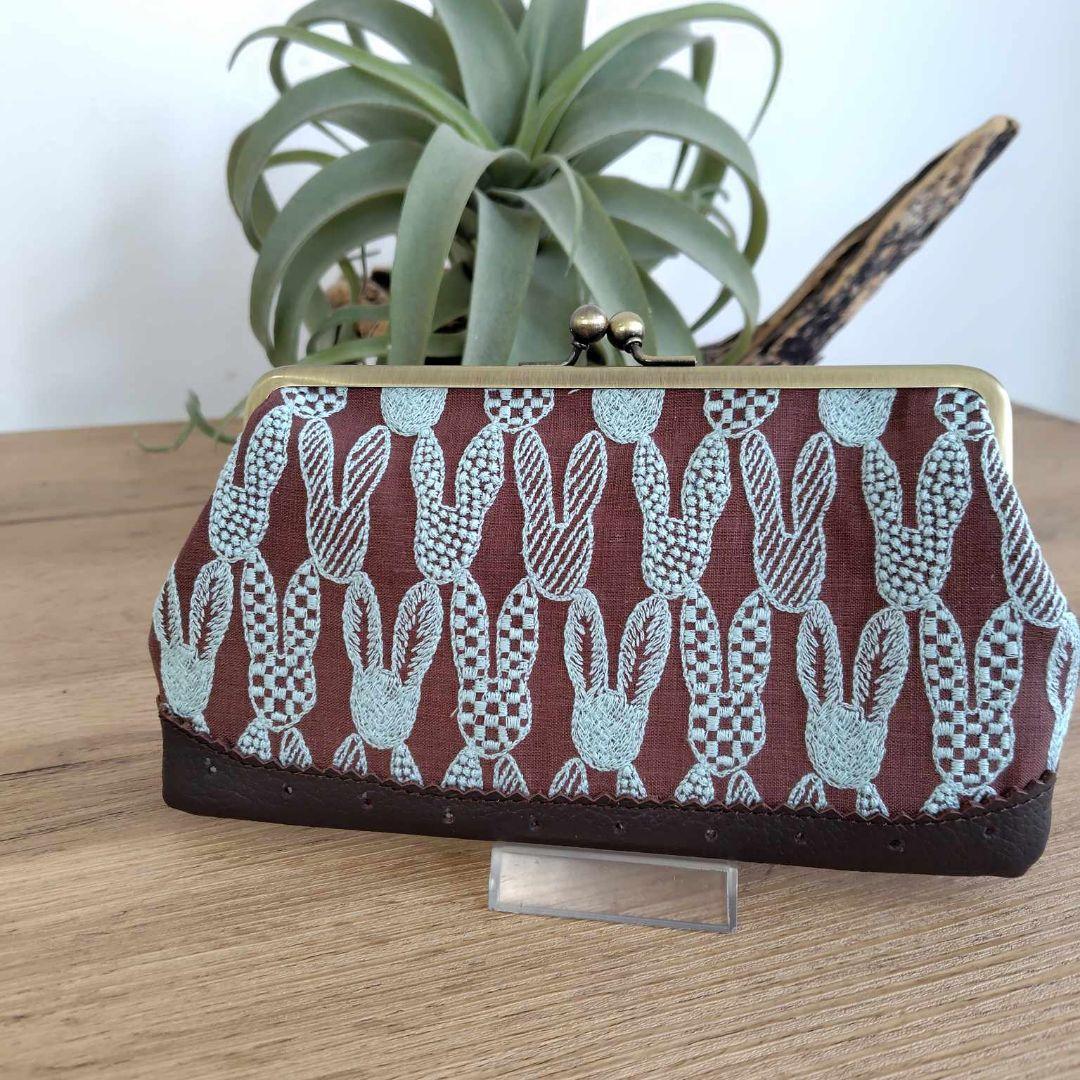 い*ん様 ミナペルホネン/pomppiaポンピアブラウン/がま口長財布薄型本革チ