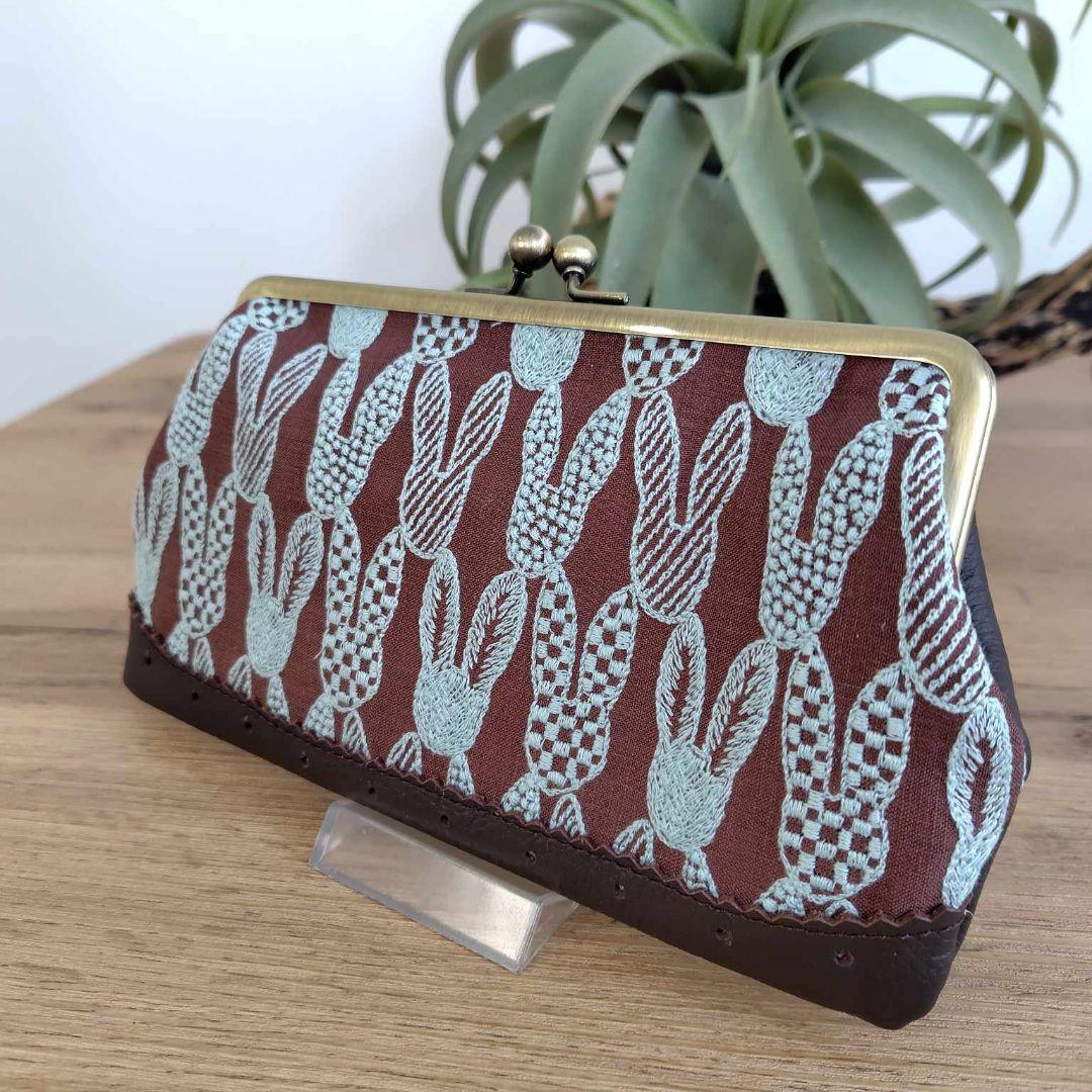 い*ん様 ミナペルホネン/pomppiaポンピアブラウン/がま口長財布薄型本革チ