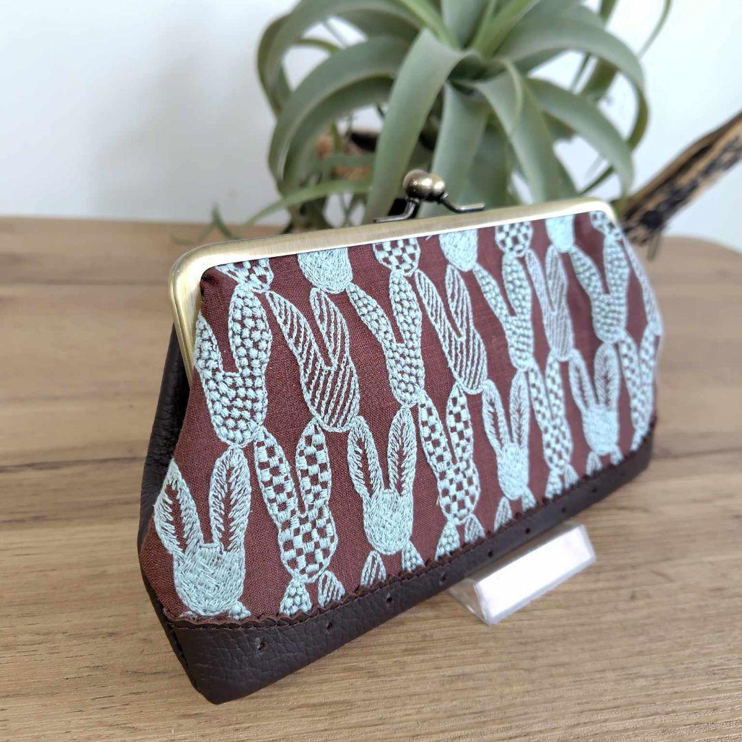 い*ん様 ミナペルホネン/pomppiaポンピアブラウン/がま口長財布薄型本革チ