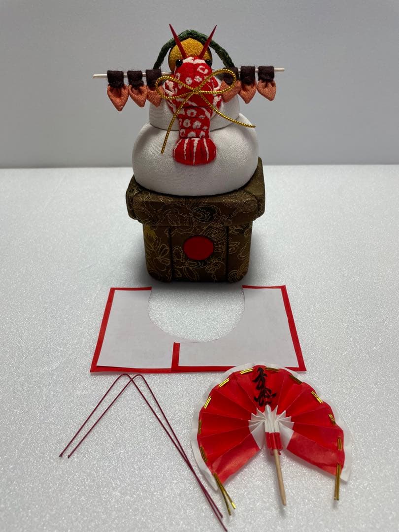 ハンドメイド　木目込み人形　鏡餅　茶系花模様の三宝