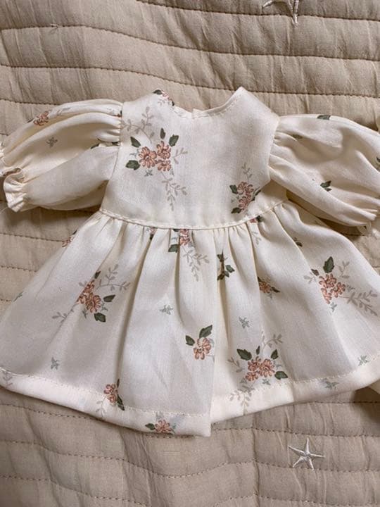 ハンドメイド　ソランちゃん　パフスリーブワンピース