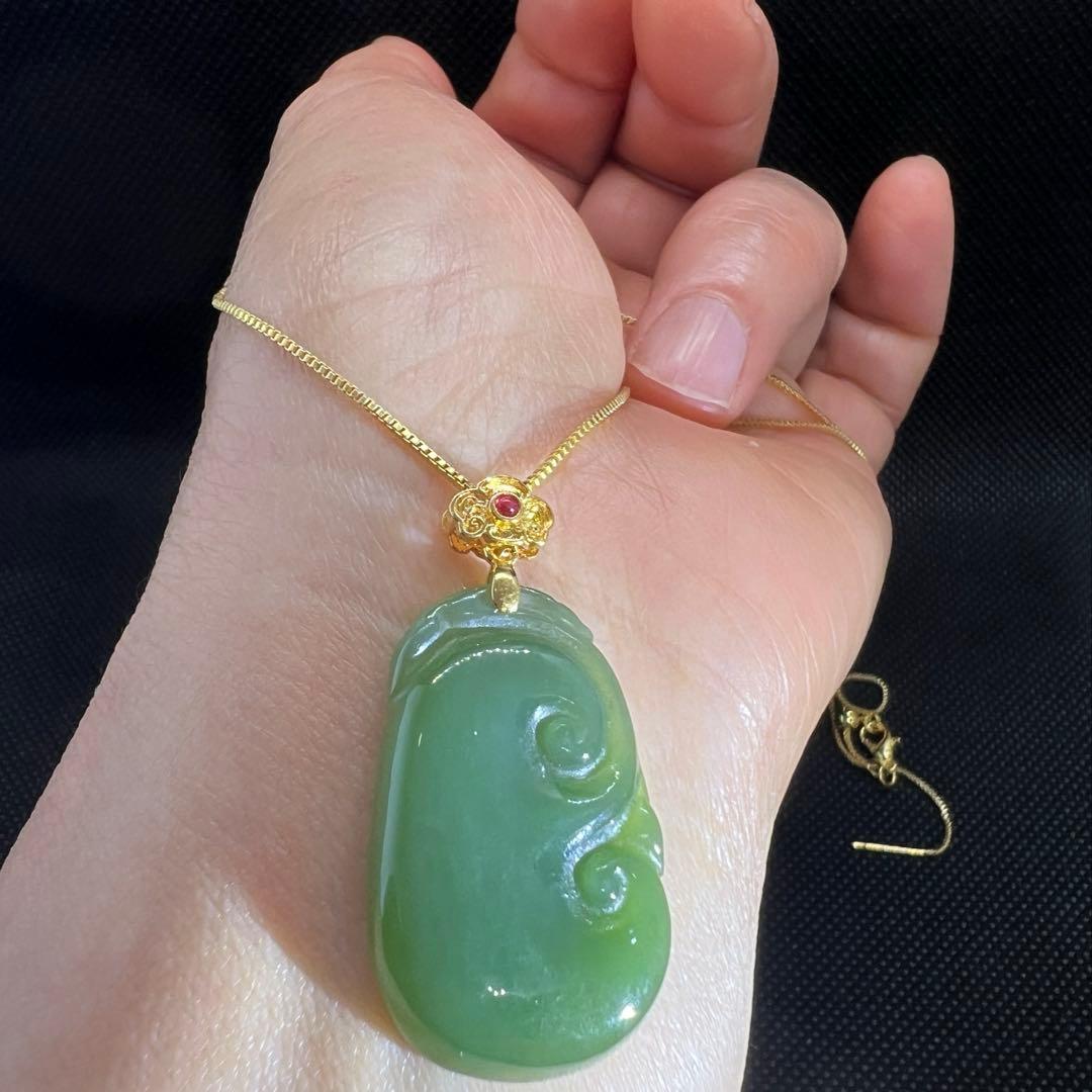 18k使用 天然陽緑翡翠 如意 ペンダントトップ　鑑定書付き　AB984