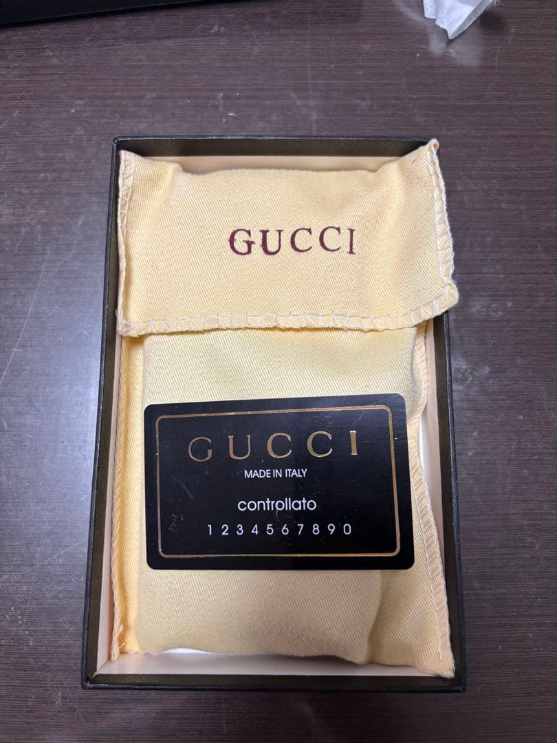 Gucci GGパターン 手帳型ケース ストラップ付き