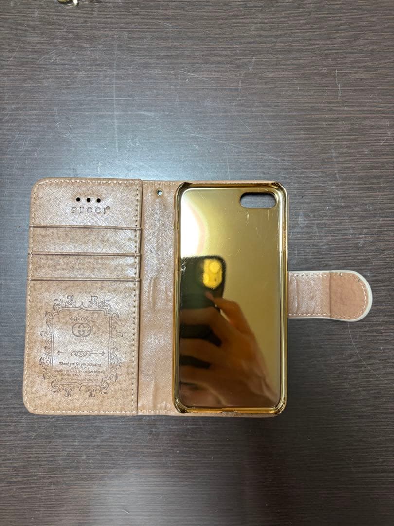 Gucci GGパターン 手帳型ケース ストラップ付き