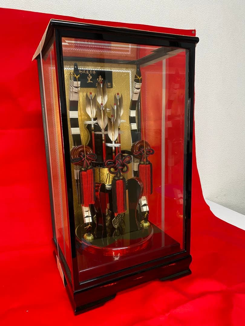 破魔弓　幹山作　ガラスケース２０号・間口約３３×奥行約２８×高さ約６０㎝