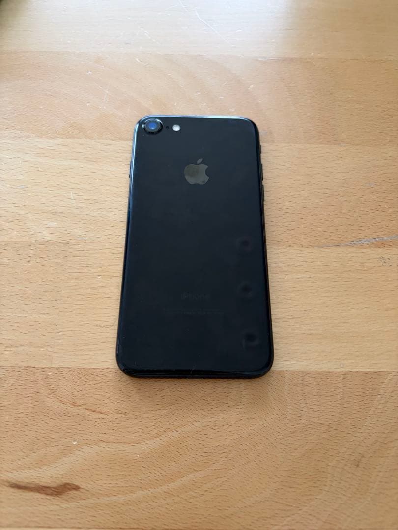 Apple iPhone7 本体　128GB ブラック