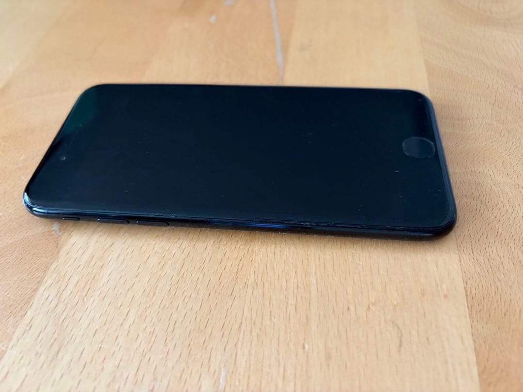 Apple iPhone7 本体　128GB ブラック