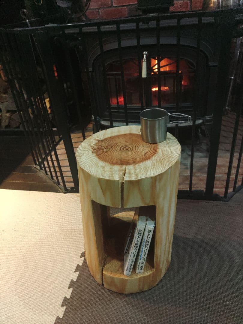 杉のくりぬき丸太スツール