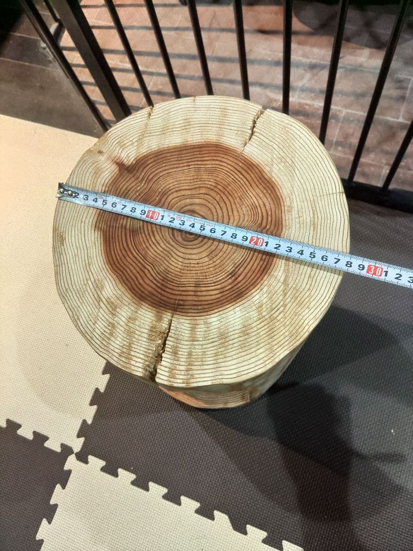 杉のくりぬき丸太スツール