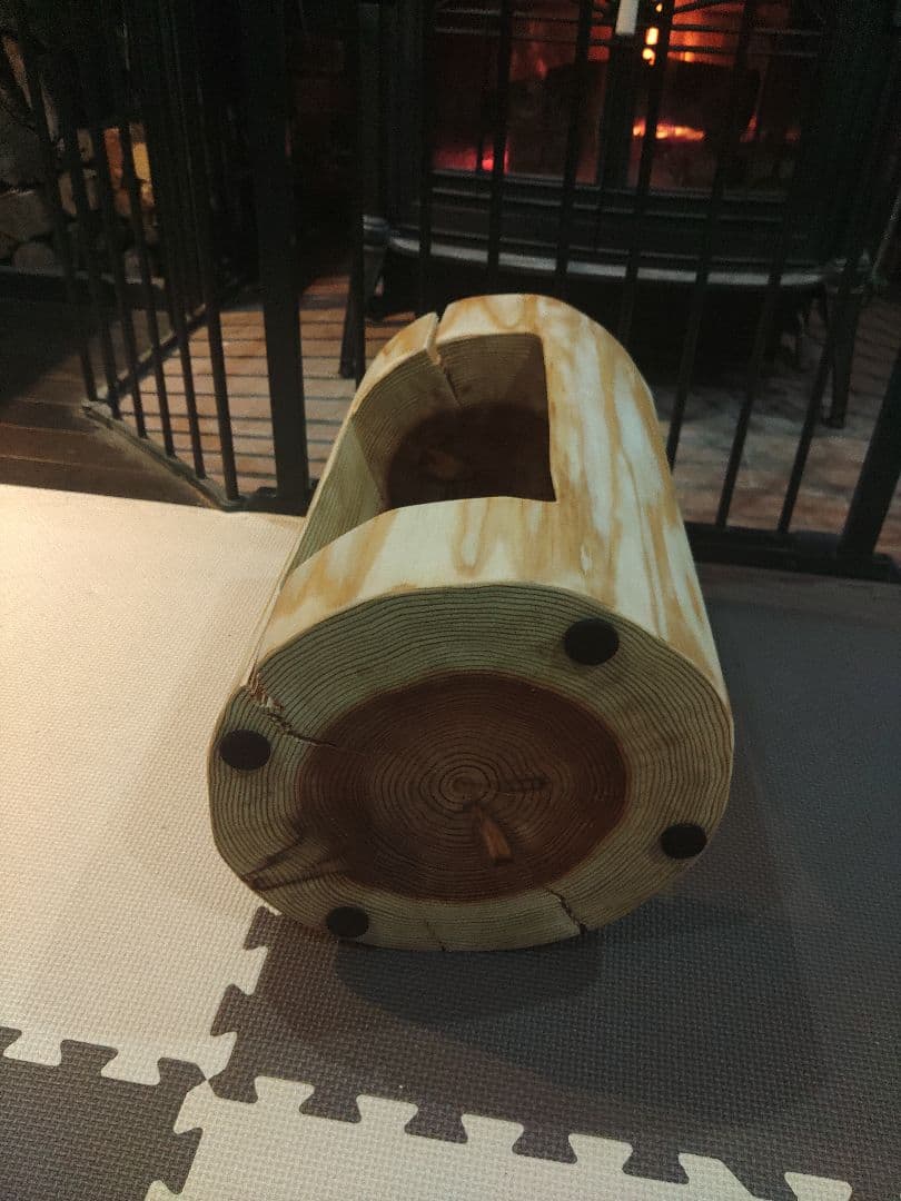 杉のくりぬき丸太スツール