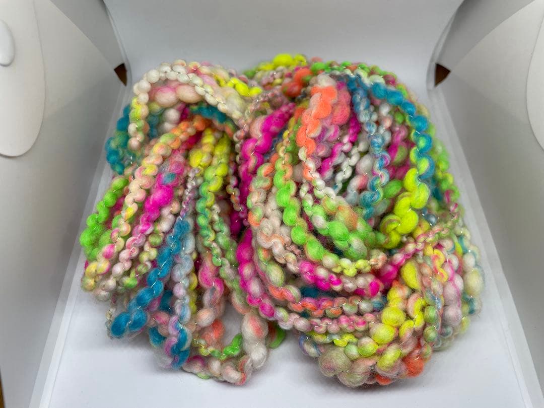 アートヤーン(294)約54g 2160円