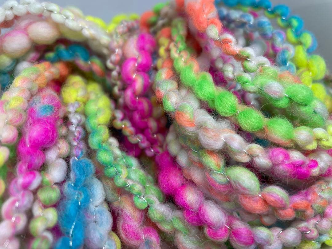 アートヤーン(294)約54g 2160円