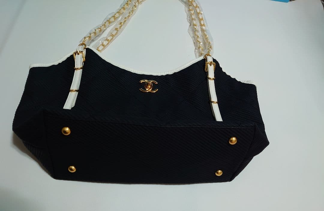 CHANEL　チェーントートバッグ ポーチ付き