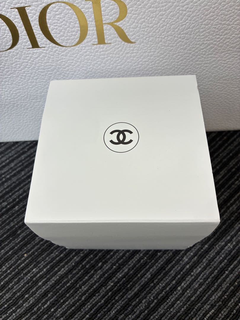 シャネル　ビューティー　スノードーム　2025