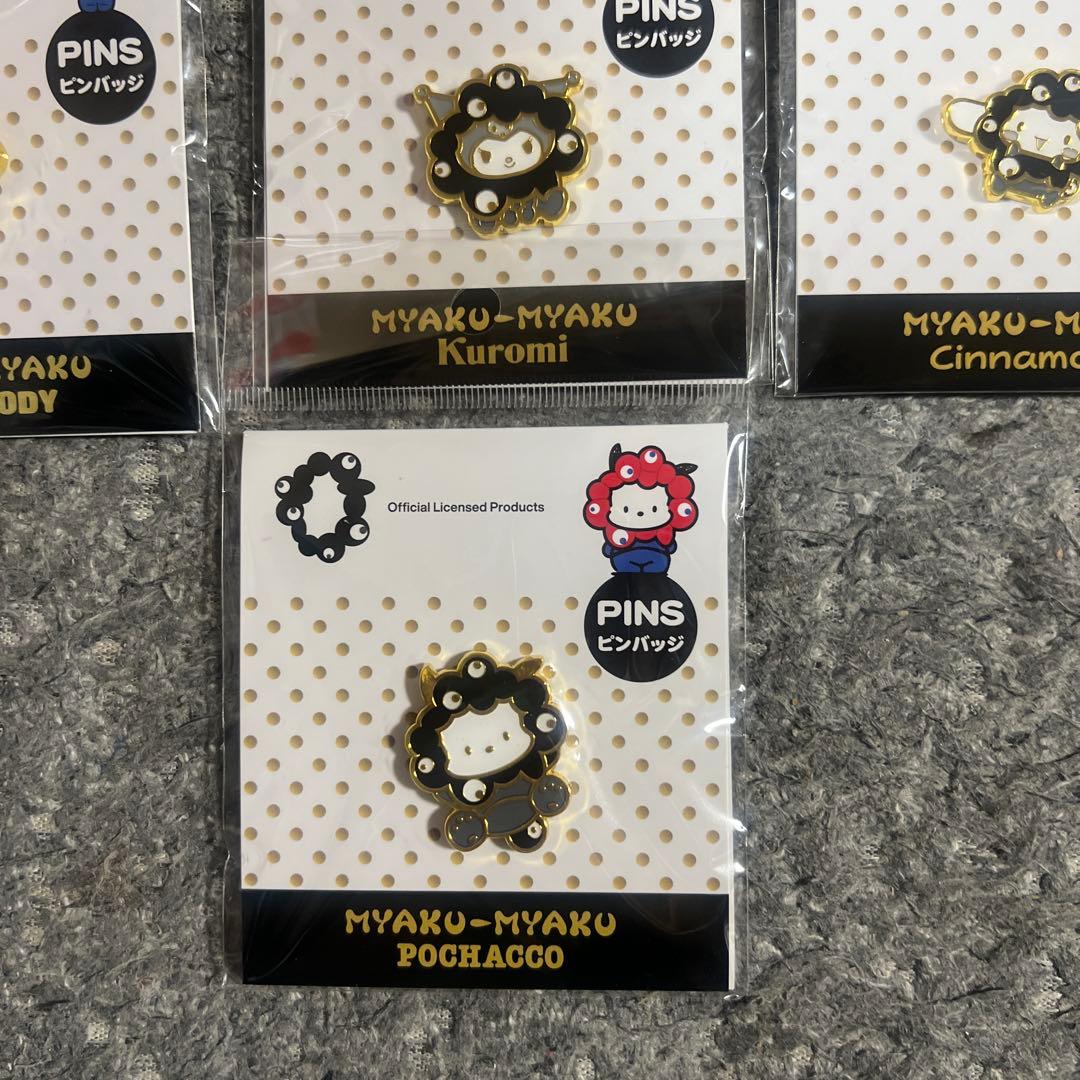 はらあまねく♡ 万博黒ミャクミャクサンリオ ピンバッジ モノクロ金