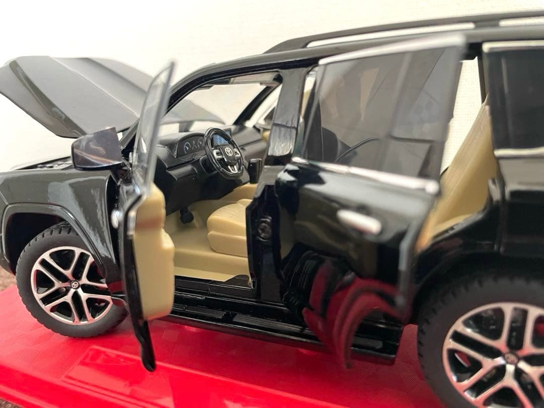 LANDCRUISERミニカー　1/24