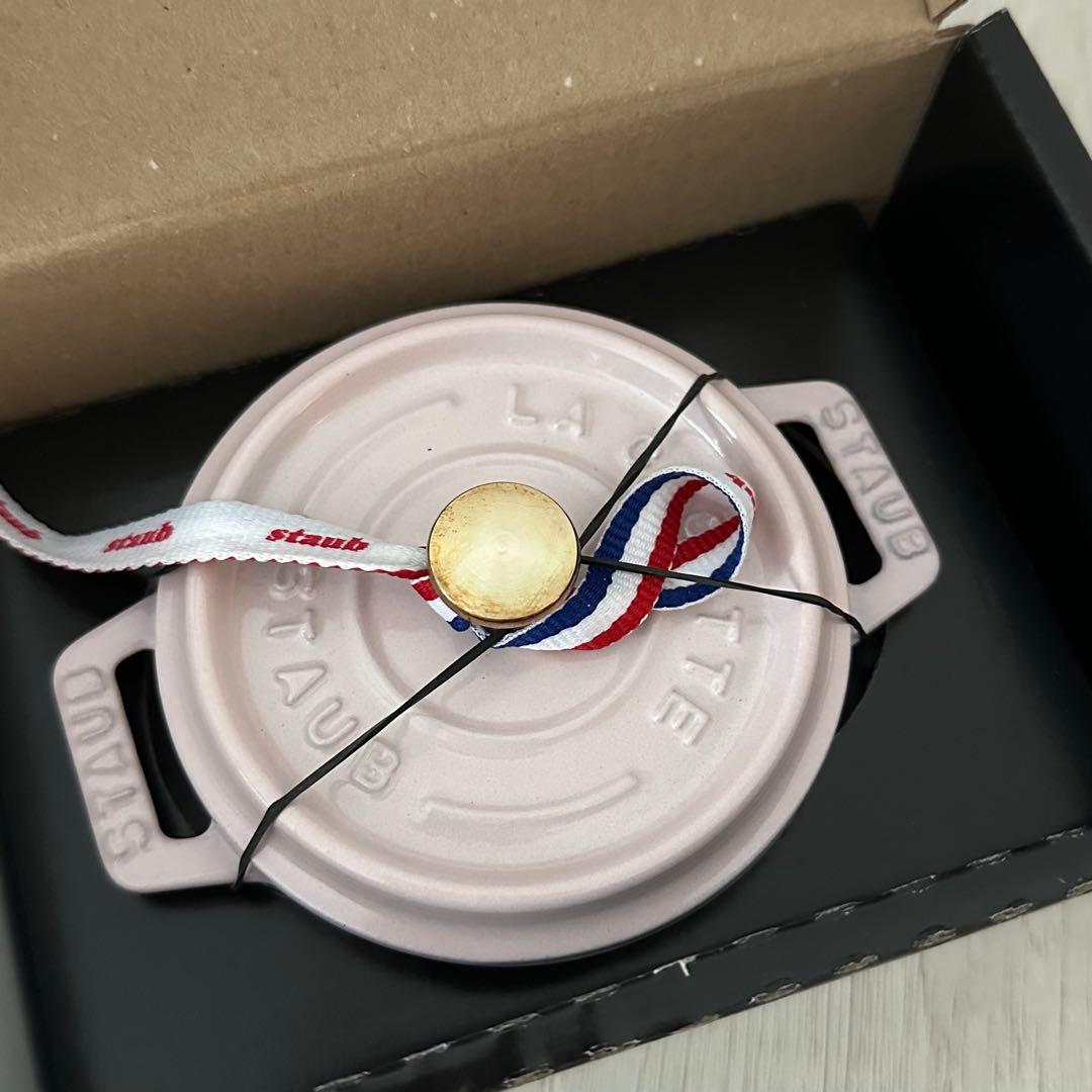 staub ココット ピンク