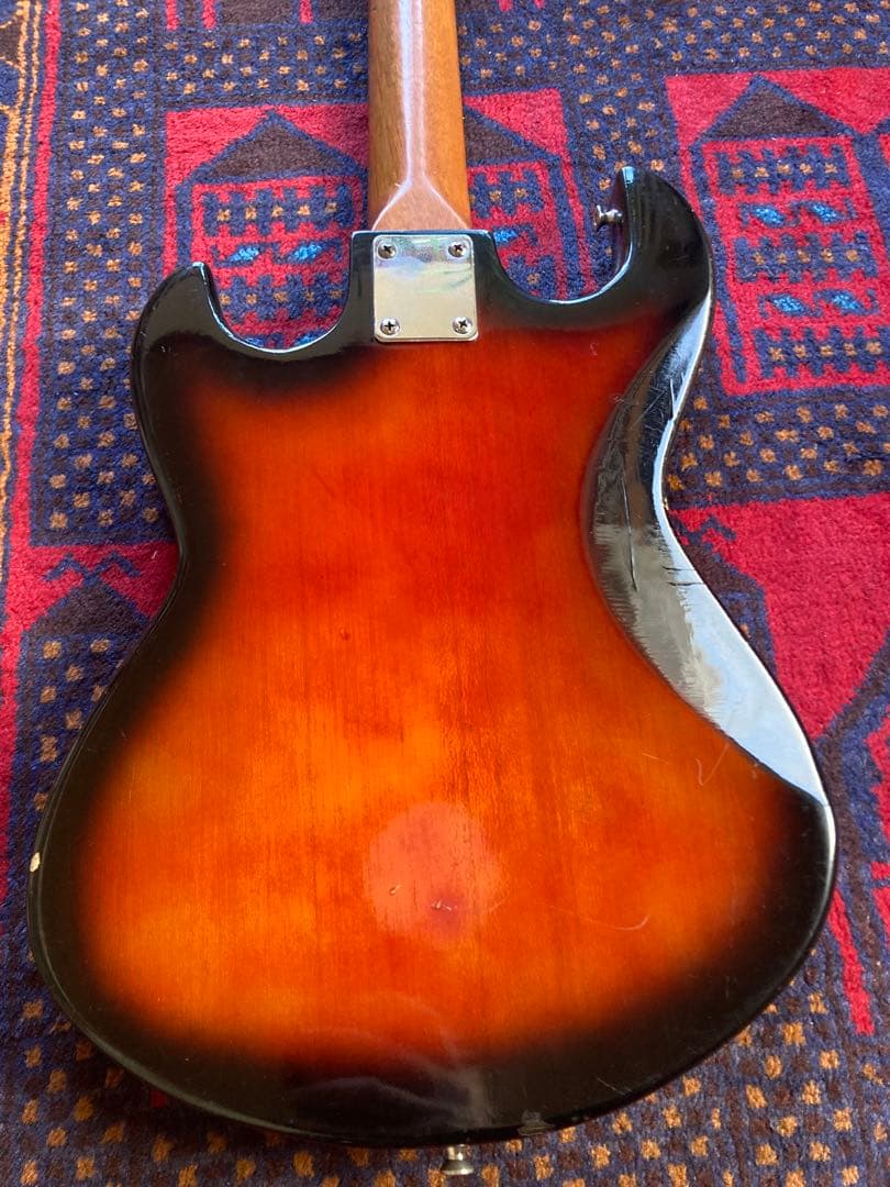 Kawai?坂井木工?ビザールギター