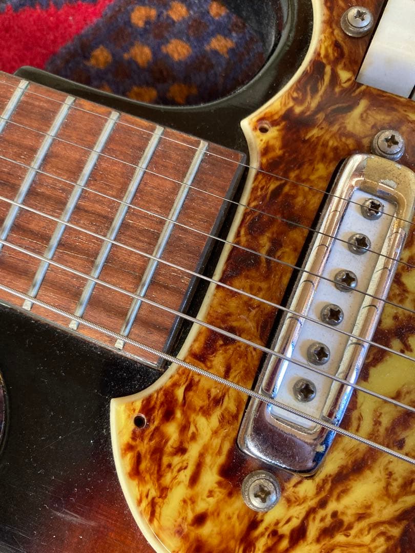 Kawai?坂井木工?ビザールギター