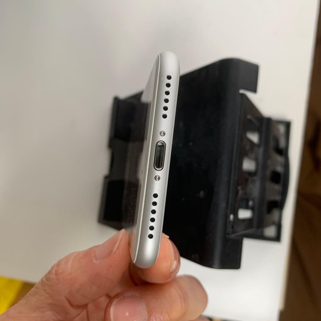 Apple iPhone8 64GB シルバーSIMフリー