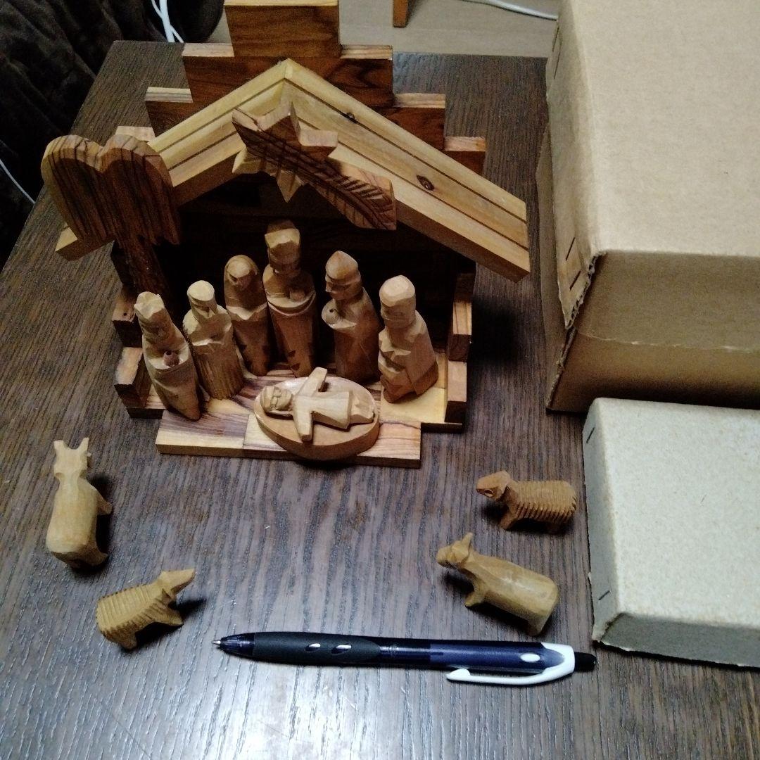 キリスト生誕のクリスマス飾り　オリーブ材　ベツレヘム製　手彫り人形と動物