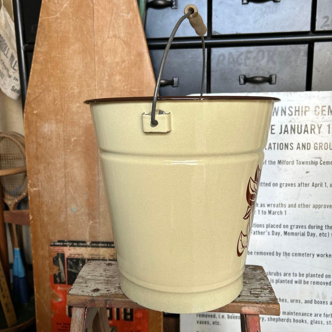 ホーロー 琺瑯 バケツ インダストリアル シャビー 蚤の市 ヴィンテージ