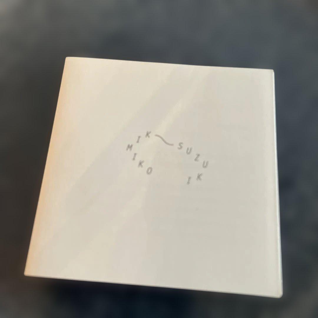 作家もの　Hoopピアス　白磁フラワーモチーフ フープピアス 陶器