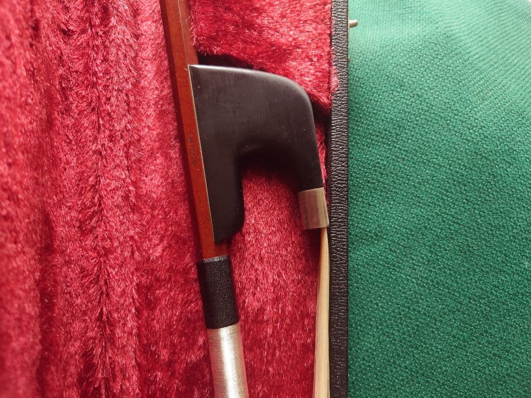 ジャーマンスタイル　コントラバス弓　弓ケース付　新品同様