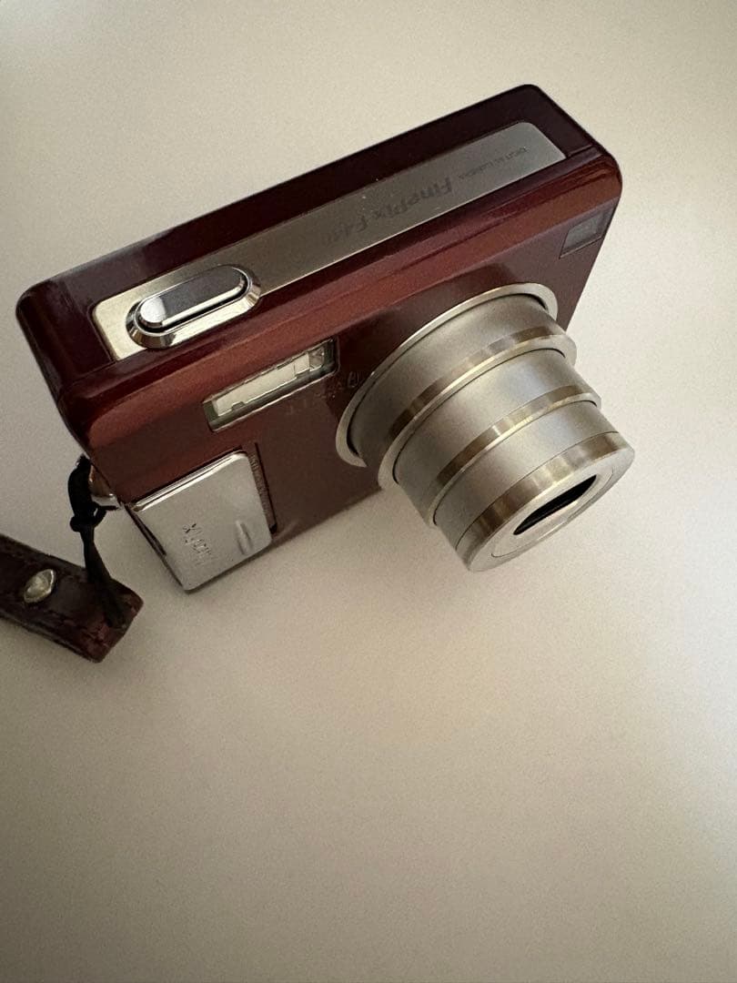 Fujifilm FinePix F440 コンパクトデジタルカメラ