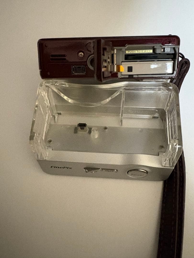 Fujifilm FinePix F440 コンパクトデジタルカメラ