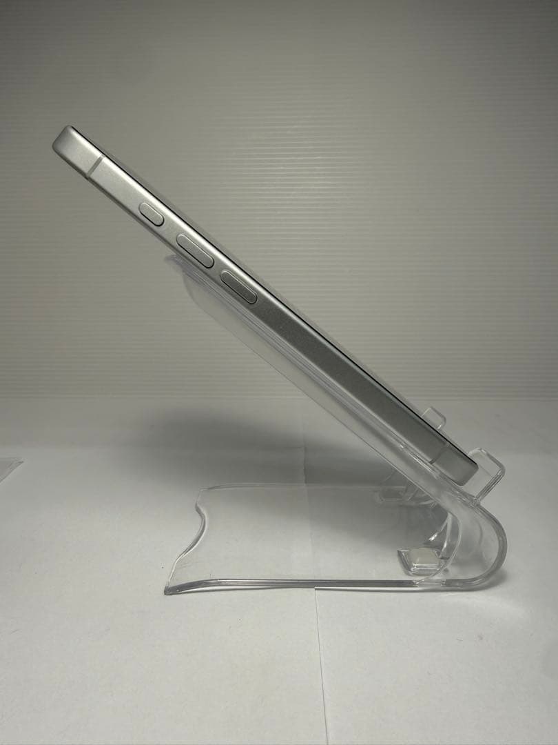 iPhone16 128GB ホワイト 海外版 SIMフリー 残債無し 超美品