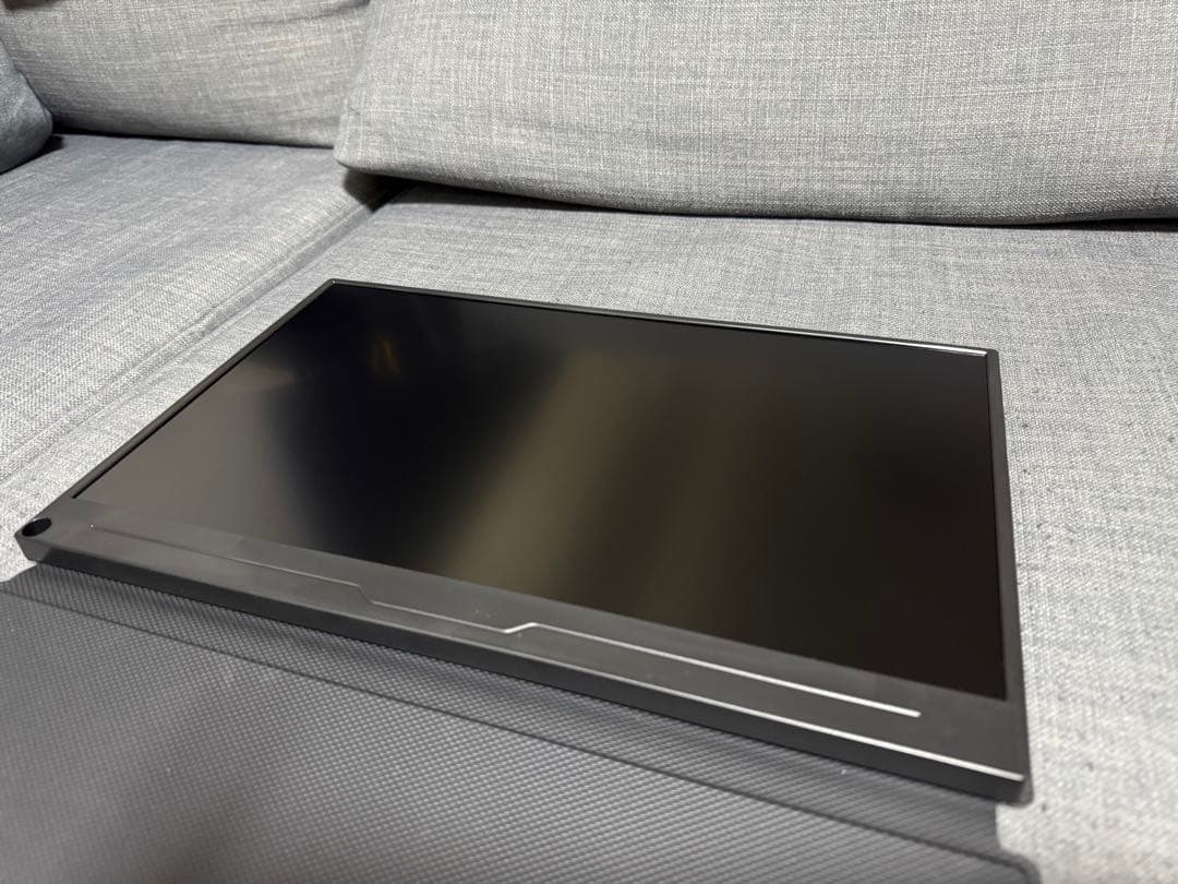 15.6インチ 4K モバイルディスプレイ