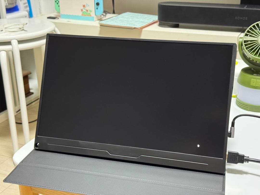 15.6インチ 4K モバイルディスプレイ