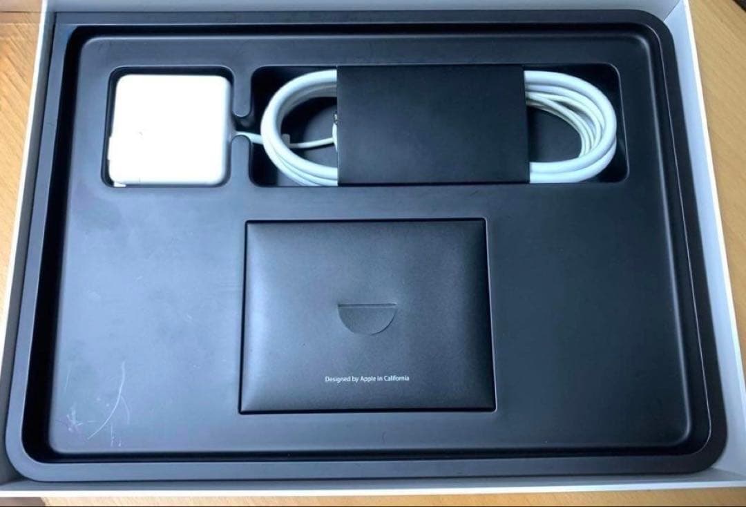 美品　Apple 13.3インチMacBook Air