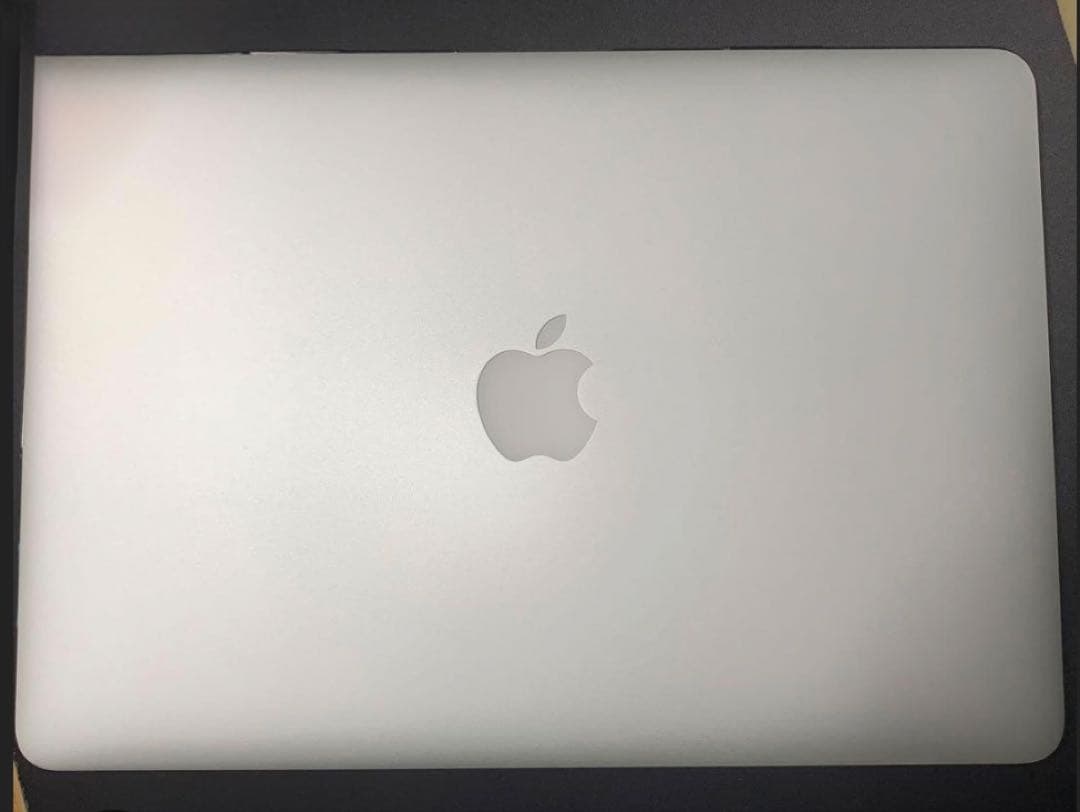 美品　Apple 13.3インチMacBook Air
