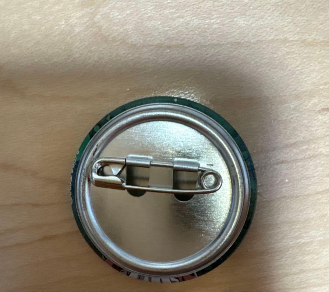 リヴァイ 缶バッジ 　進撃の巨人　ミニ　貴重