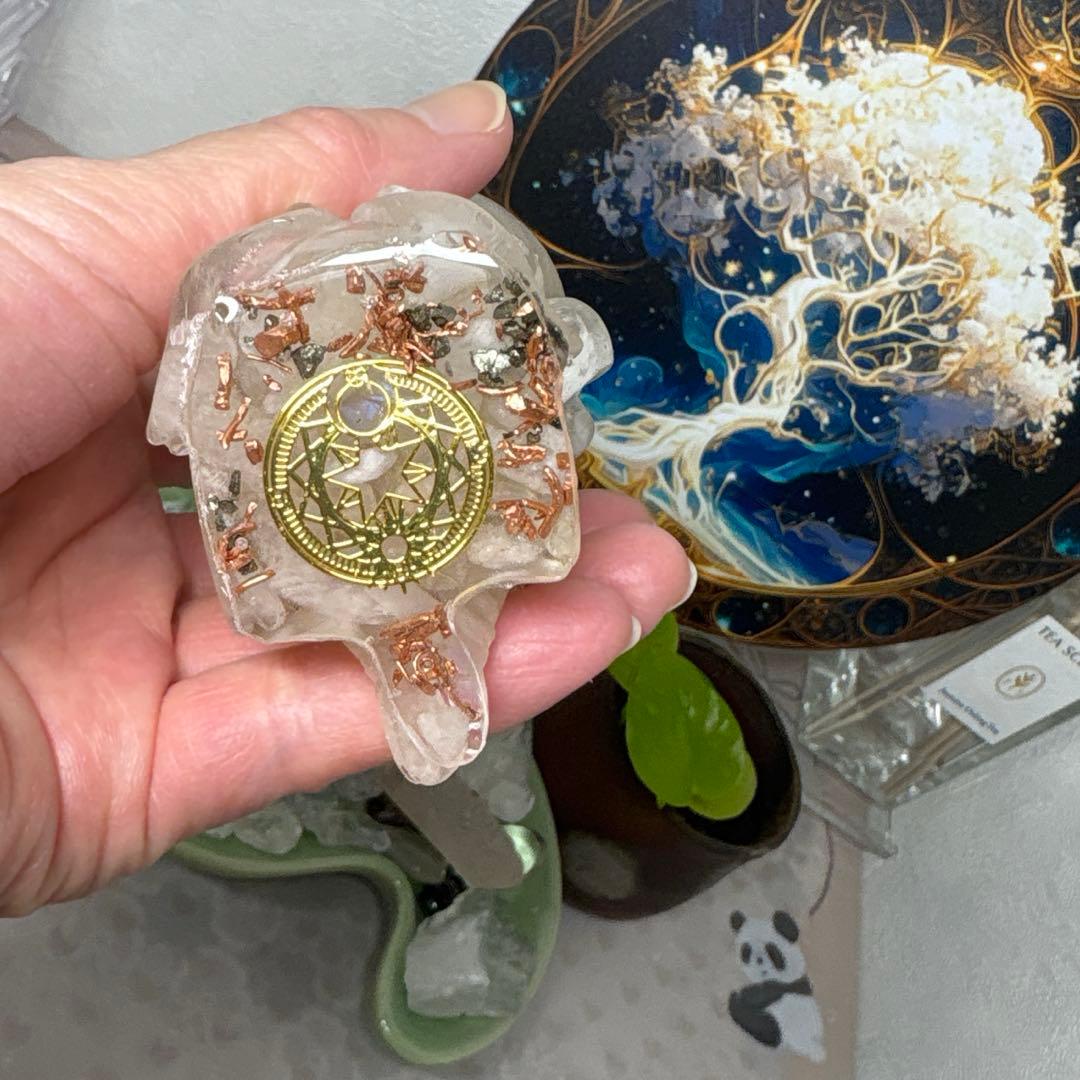 オルゴナイト 花束を抱えた女の子 ブルームーンストーン