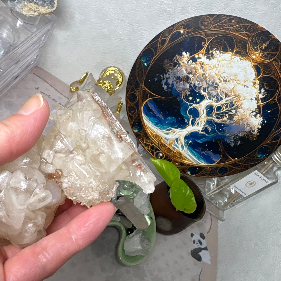 オルゴナイト 花束を抱えた女の子 ブルームーンストーン