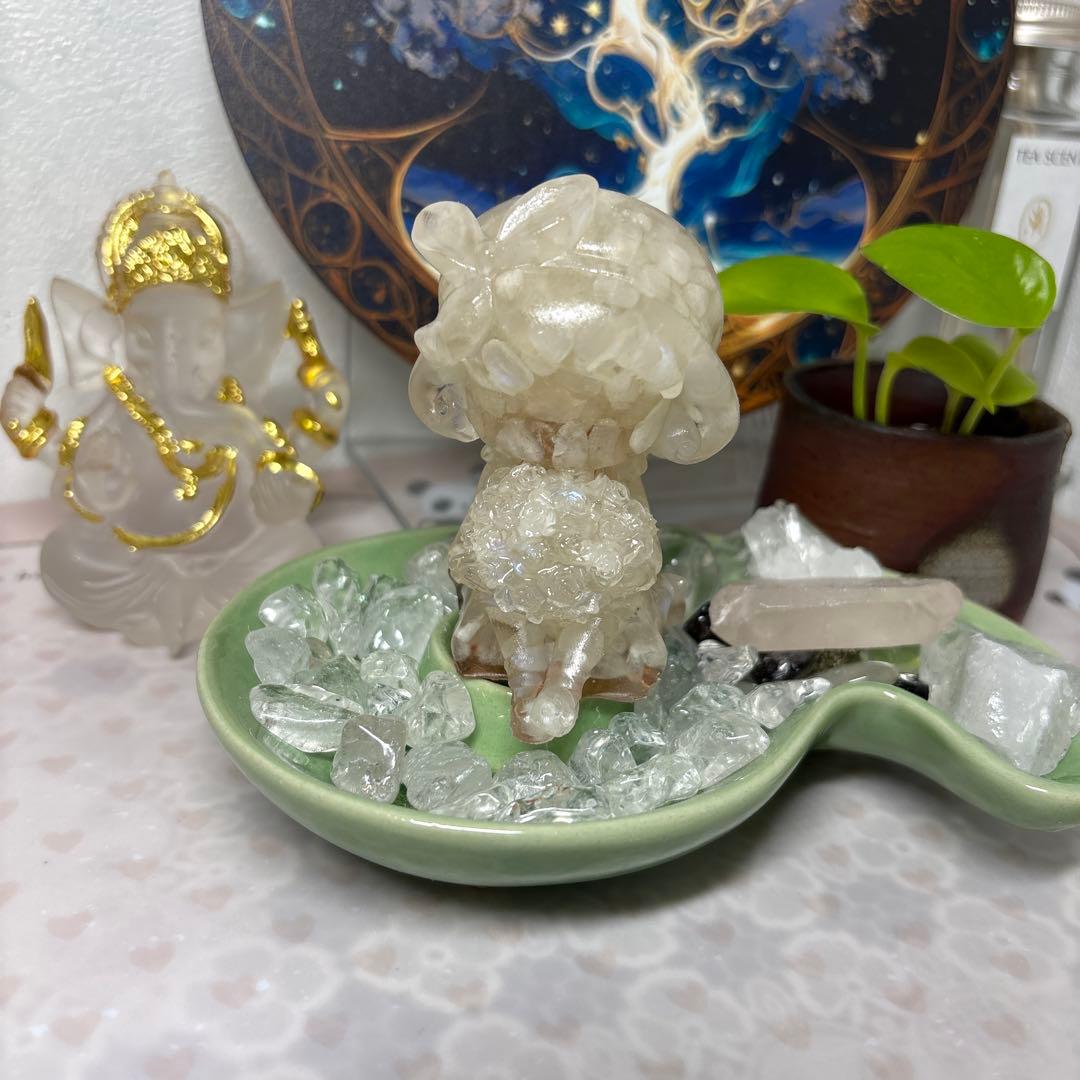 オルゴナイト 花束を抱えた女の子 ブルームーンストーン