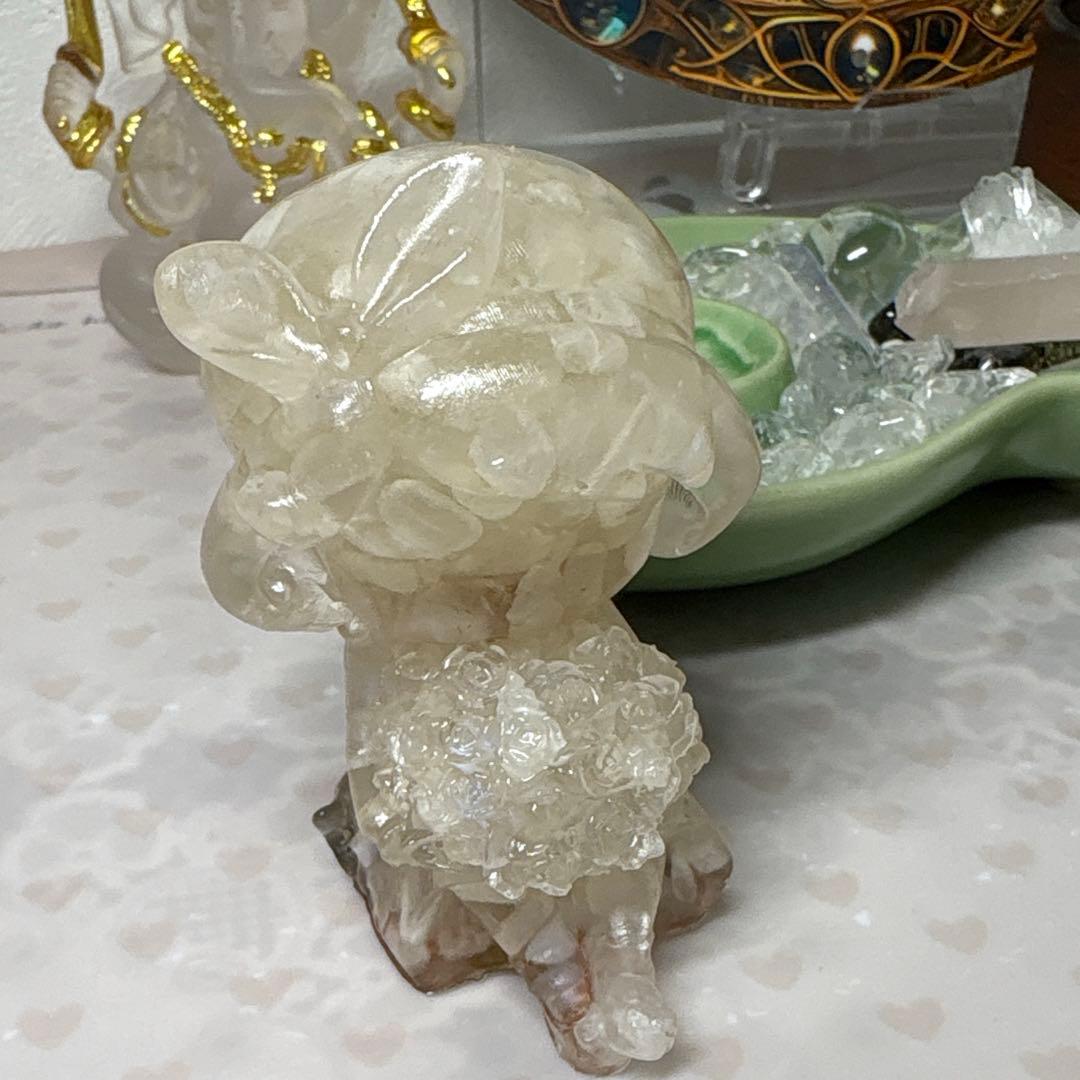 オルゴナイト 花束を抱えた女の子 ブルームーンストーン