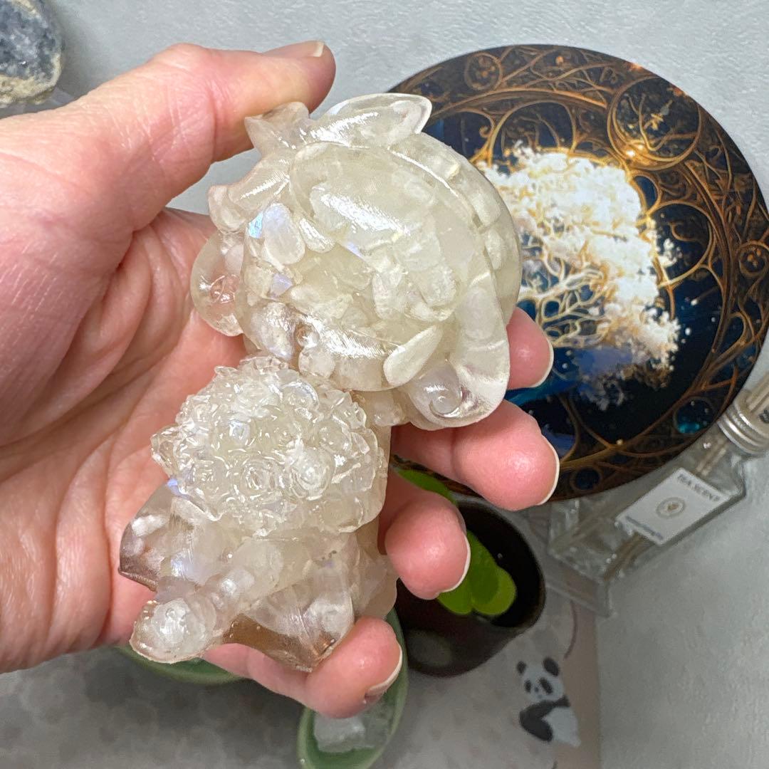 オルゴナイト 花束を抱えた女の子 ブルームーンストーン