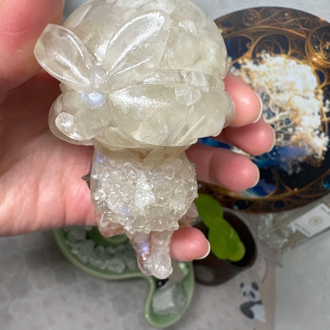 オルゴナイト 花束を抱えた女の子 ブルームーンストーン