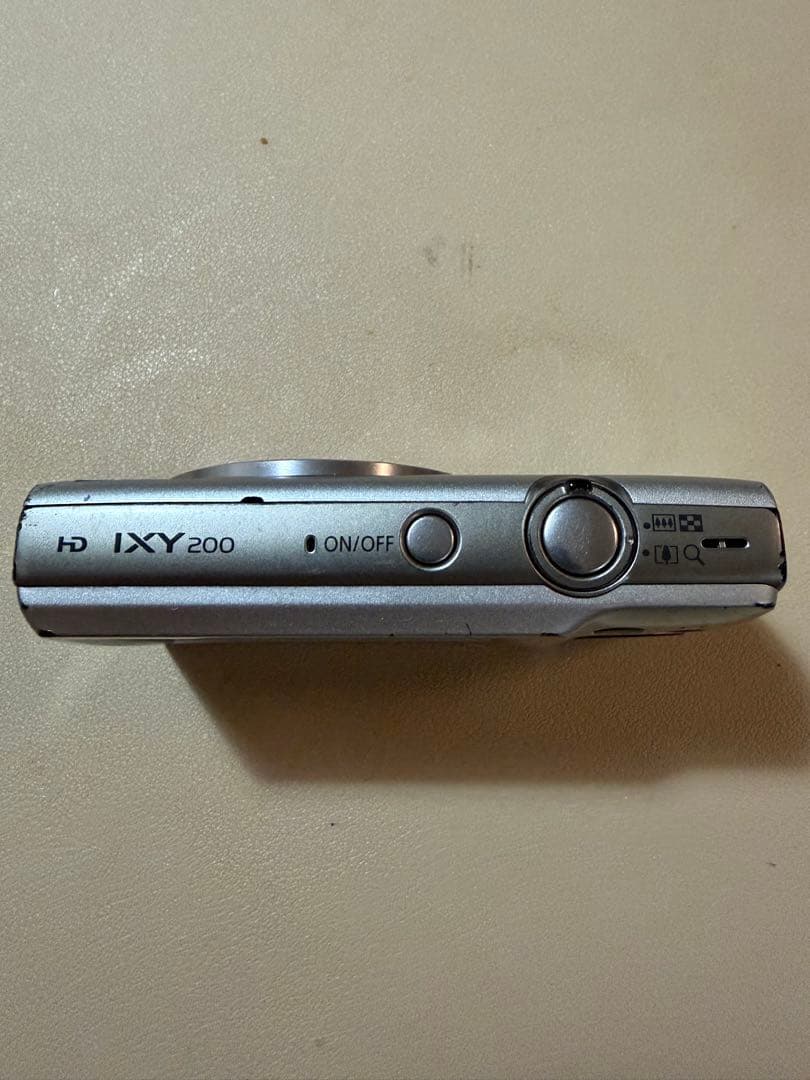 Canon IXY 200 シルバー