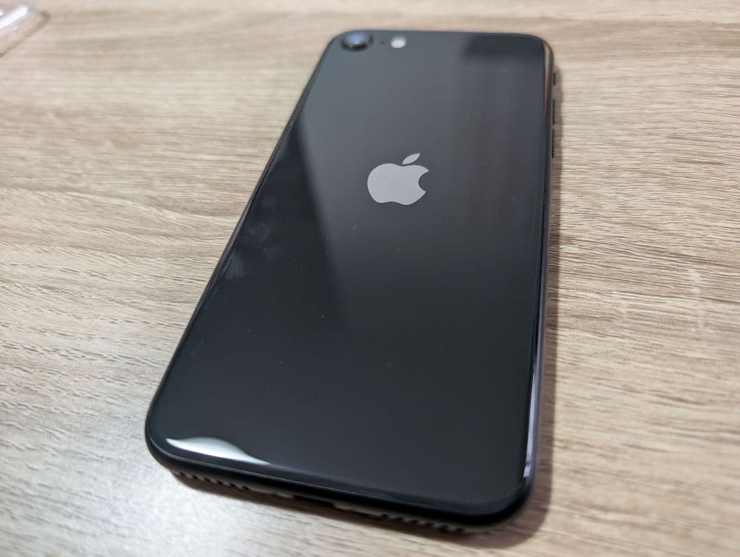 Apple iPhone SE 第2世代 ブラック 64GB 美品