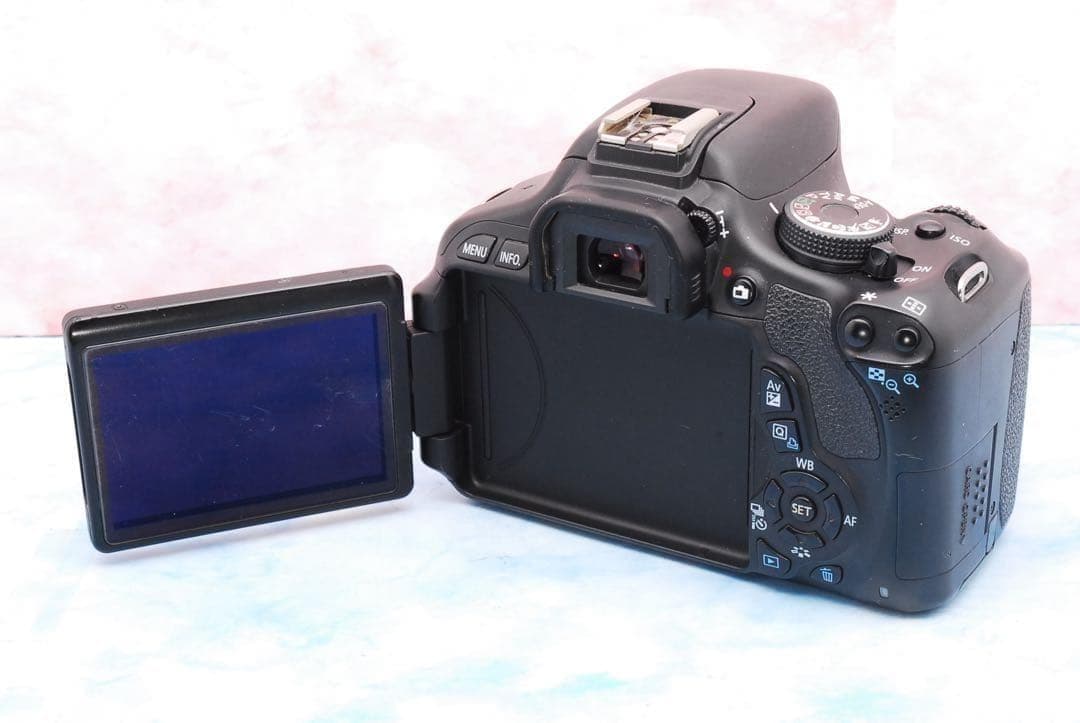 Canon Kiss X5★初心者向け★手ぶれ補正レンズ付★一眼レフカメラ